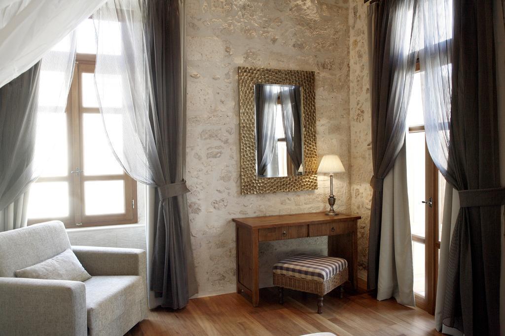 Leo Hotel Rethymno  Exterior photo