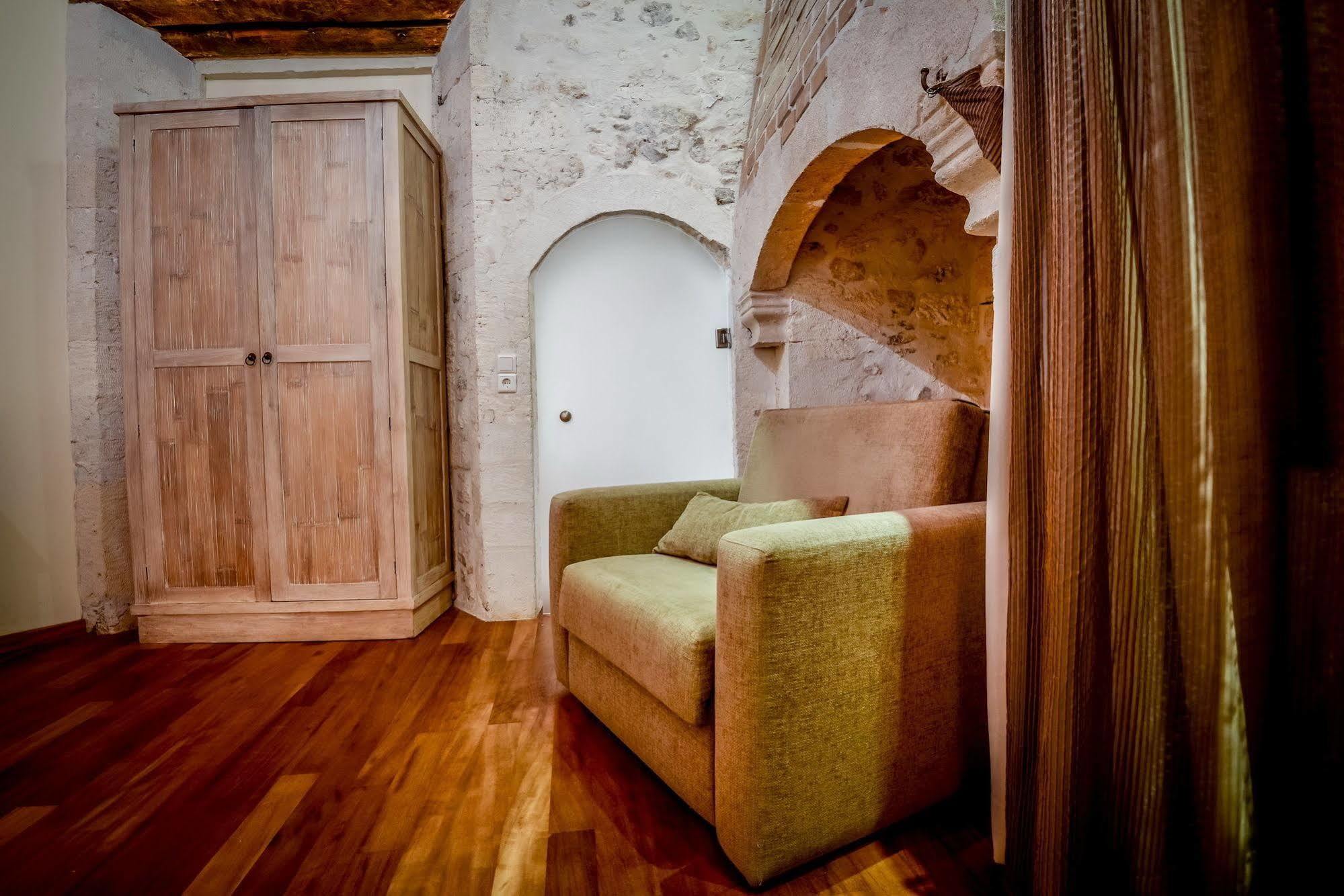 Leo Hotel Rethymno  Exterior photo